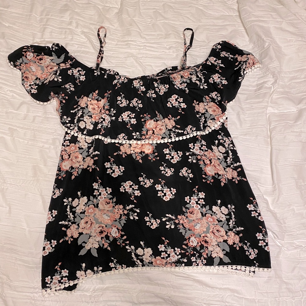 Chance or Fate Brand size XL. Black and Pink